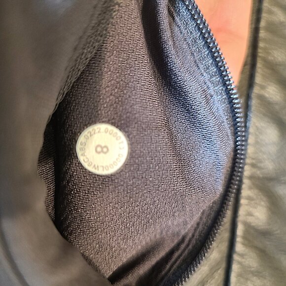 Lululemon High-Rise Crop Leggings — Gray/Charcoal Colorblock — Size 8 - Picture 7 of 7